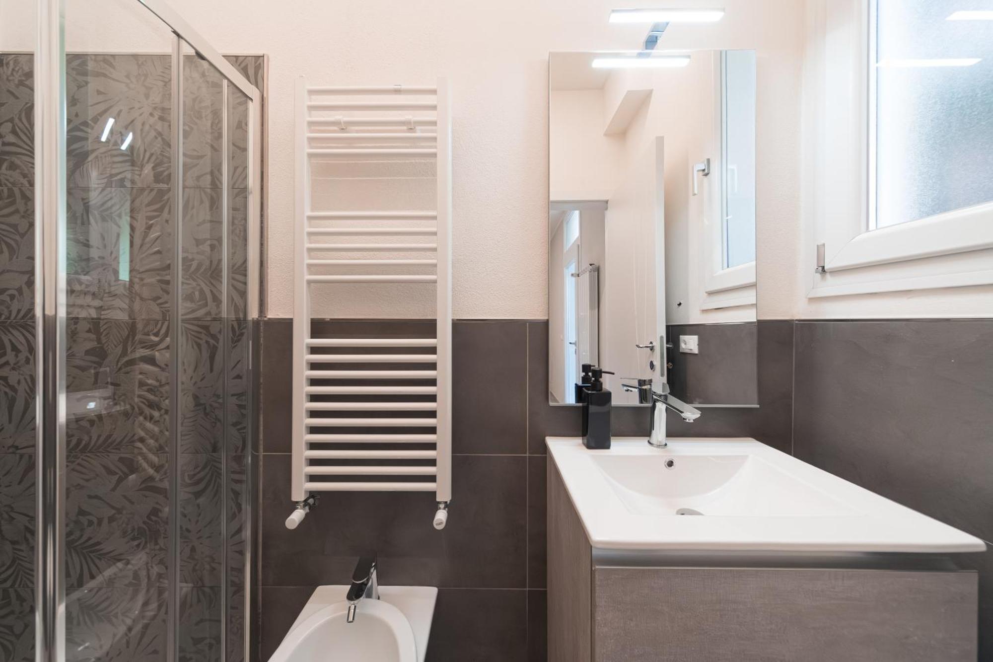 Dall'Arca Suites Bologna Station - Center - Fiera エクステリア 写真
