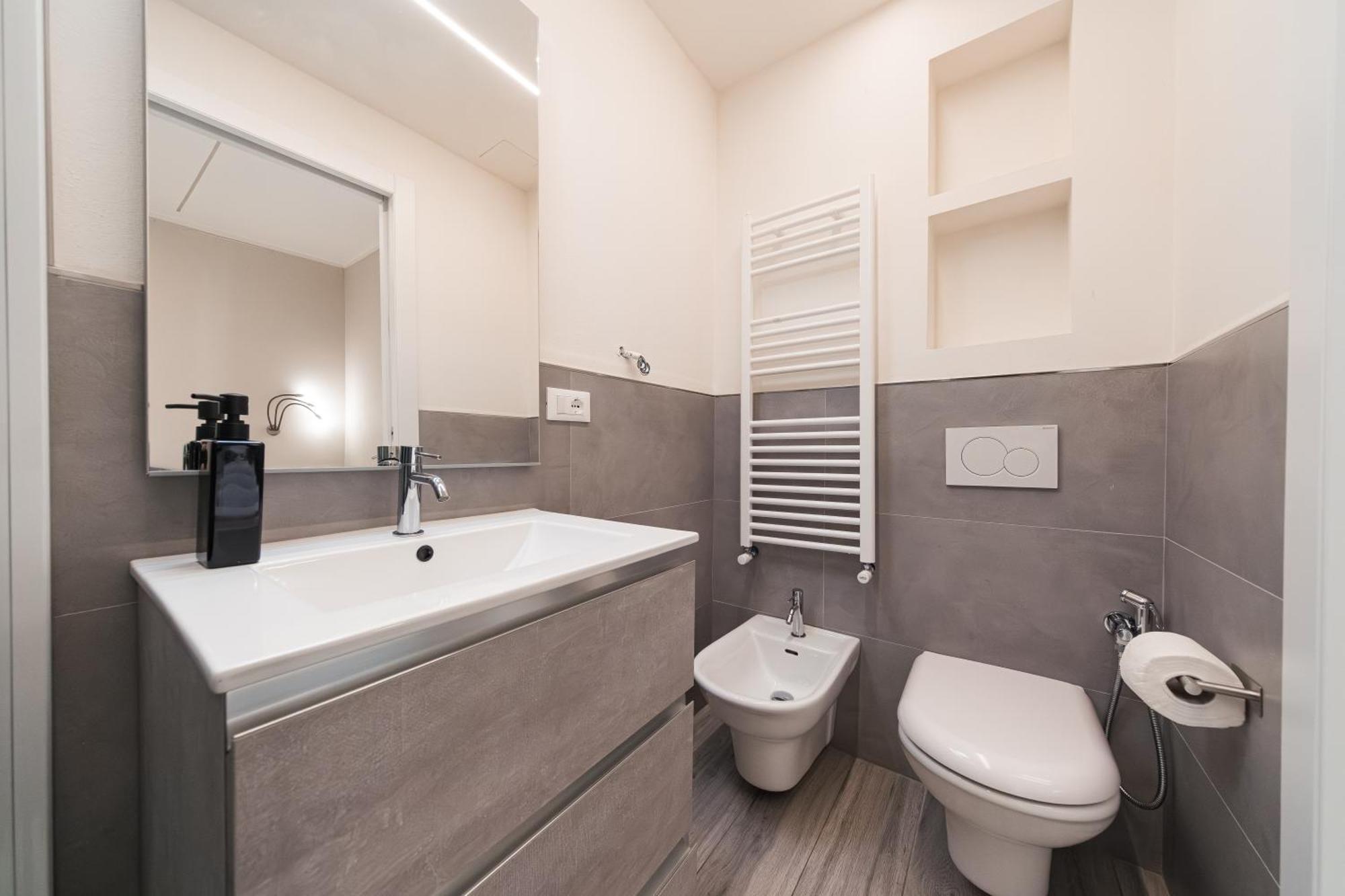 Dall'Arca Suites Bologna Station - Center - Fiera エクステリア 写真