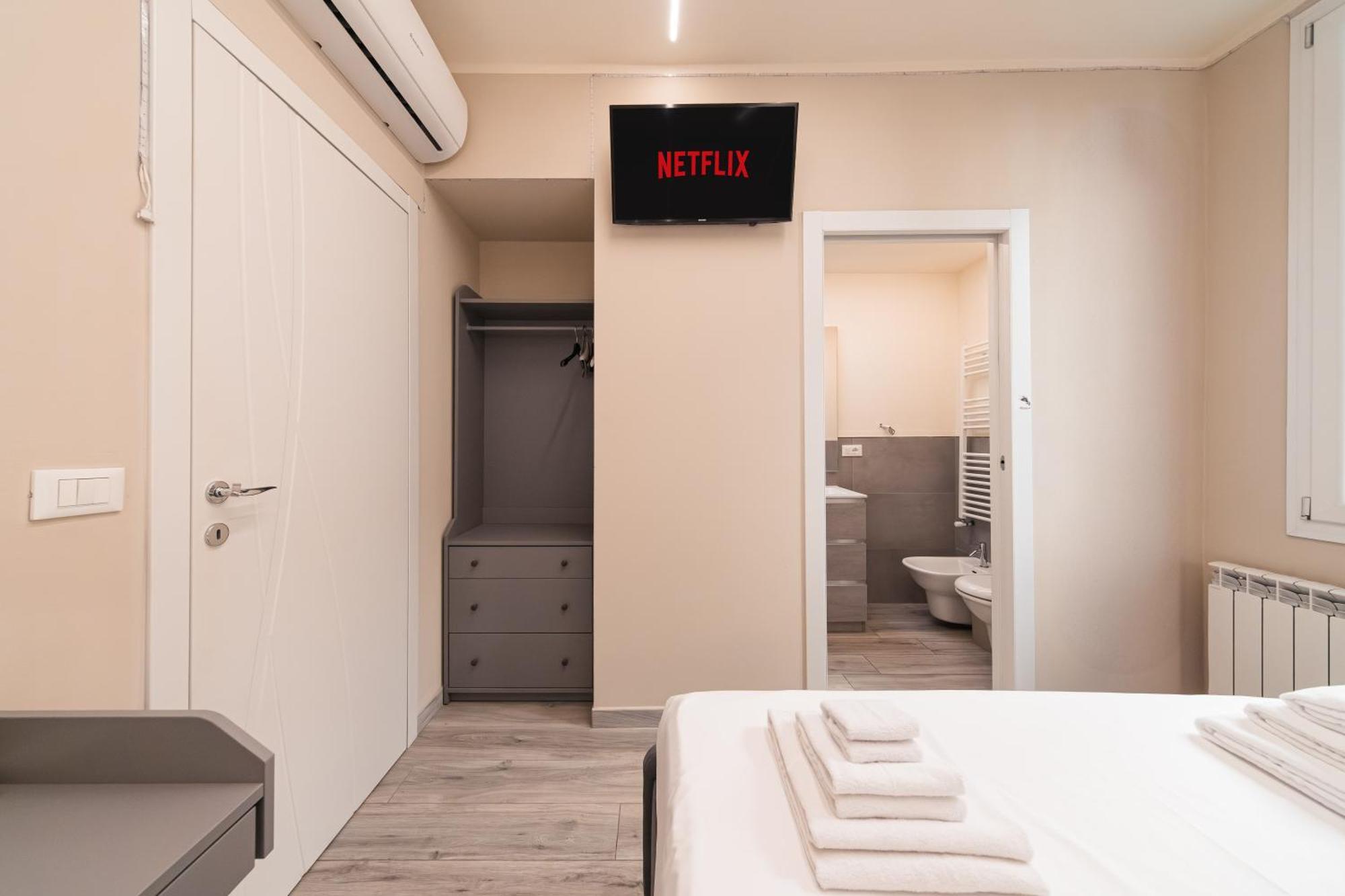 Dall'Arca Suites Bologna Station - Center - Fiera エクステリア 写真